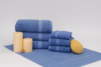 16" x 27" 3 lb. Porcelain Blue Dependability™ Hand Towel